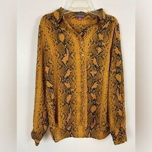 🎉2/$10 Vince Camuto Blouse XS